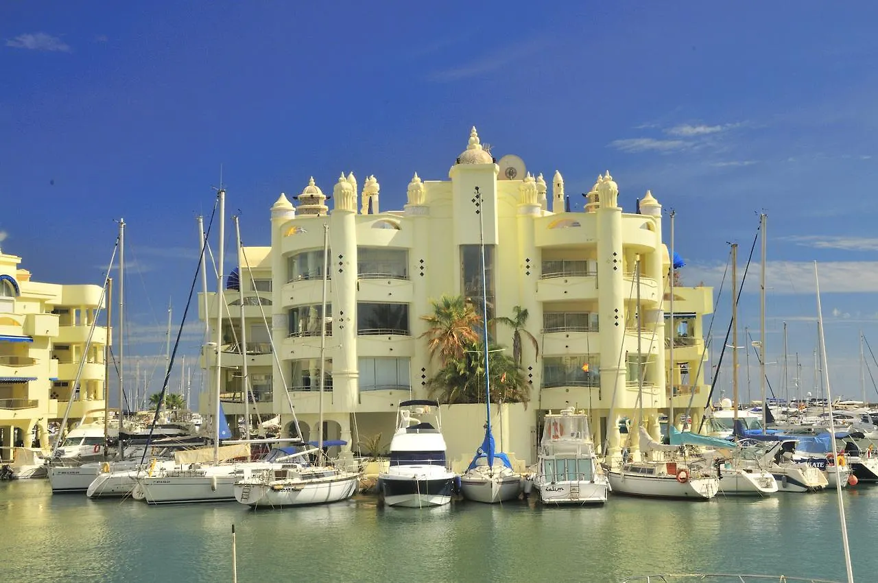 Capaldi Luxury Holiday Rentals Puerto Marina Benalmadena 0*,